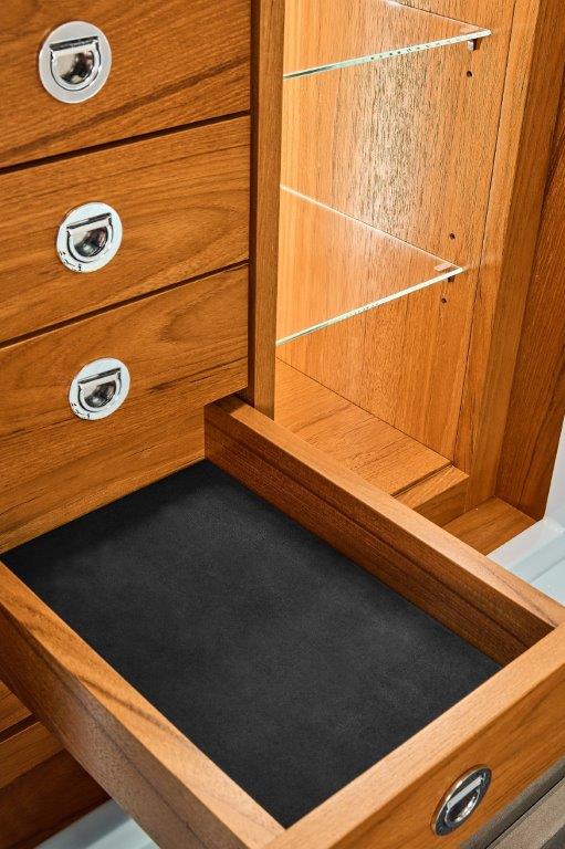Sejf premium „Róża Wiatrów” – klasa I, wnętrze teak, Aquablue z połyskiem